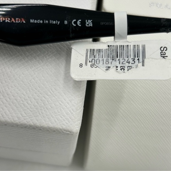 Women’s Prada oversized sunglasses SPR16R5601918B – 0871352N made in Italy NWT main image 5